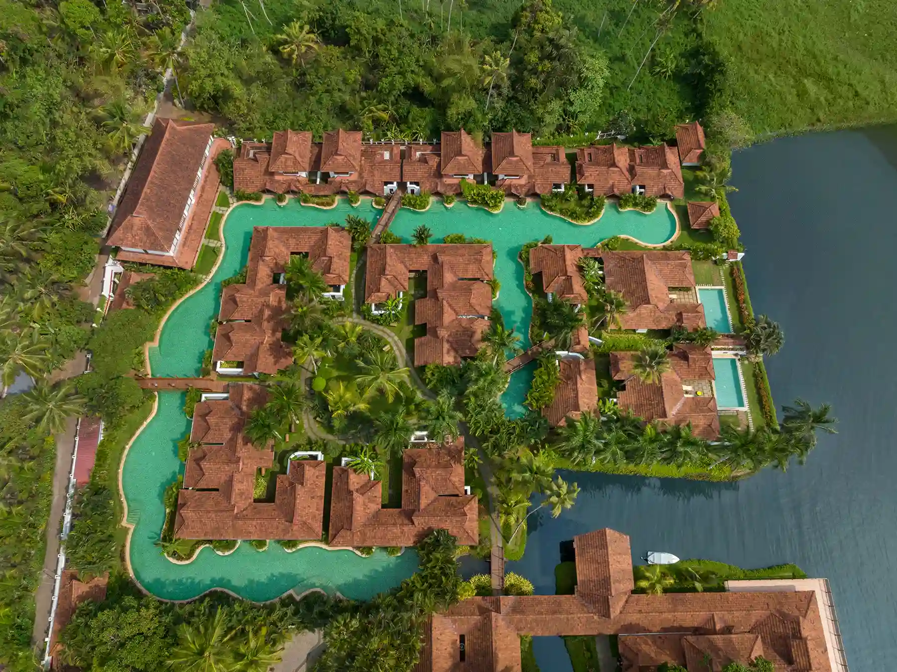 Wedding lawn setup at Kumarakom Lake Resort Kerala beside Vembanad Lake