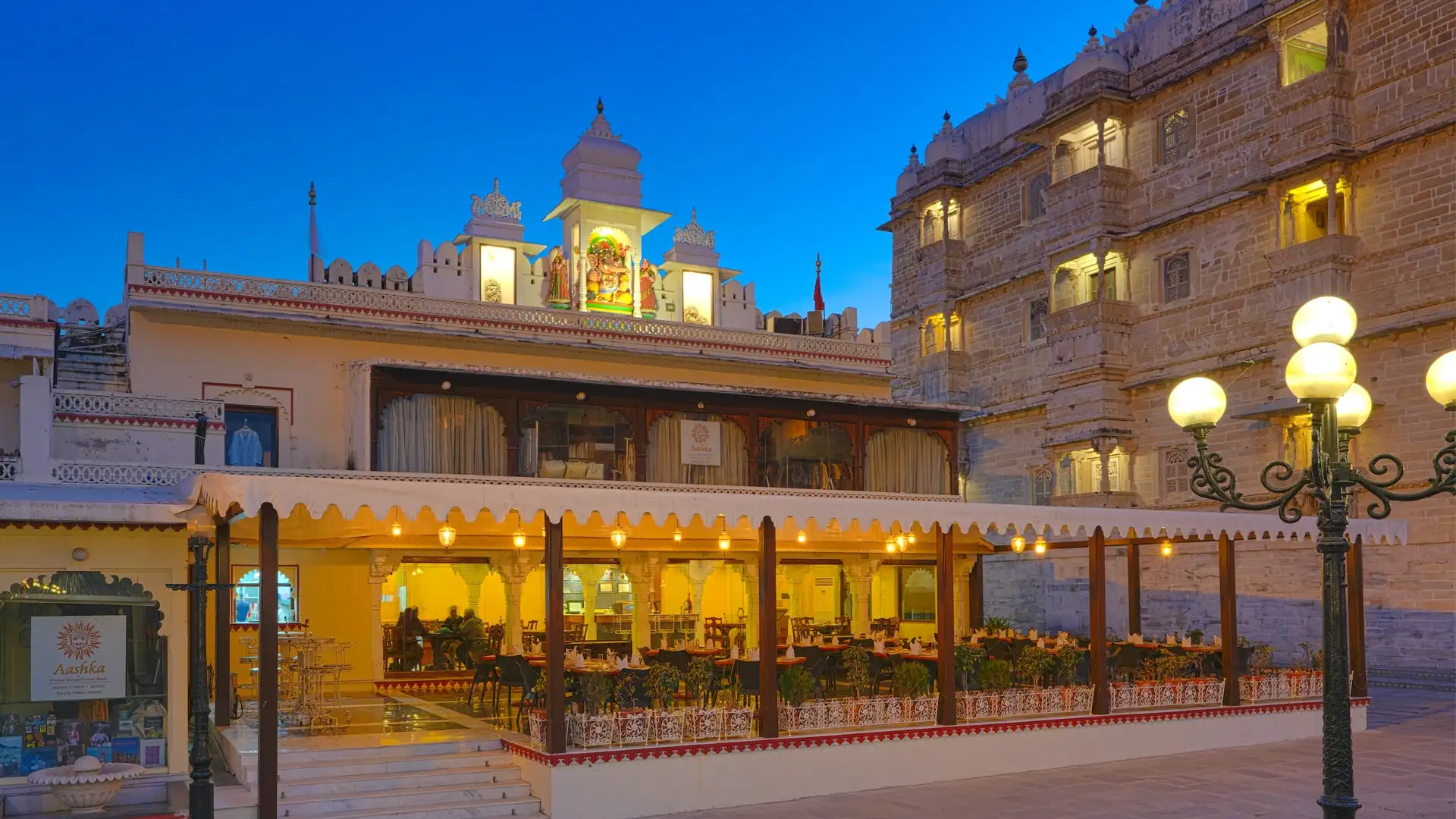 Shiv Niwas Palace Udaipur pool courtyard and lawns used for wedding functions
