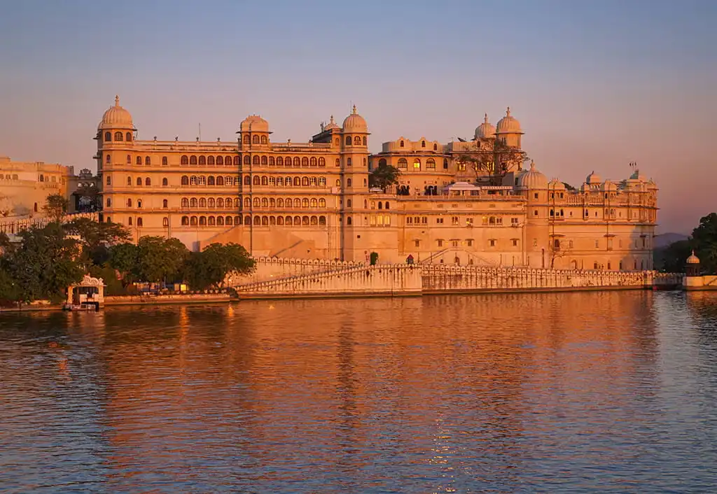 Luxury wedding venue in Udaipur with lake view and grand palace backdrop